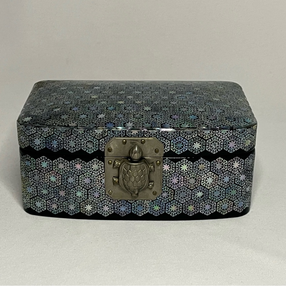 Geometric Black and Silver Box with Turtle Clasp